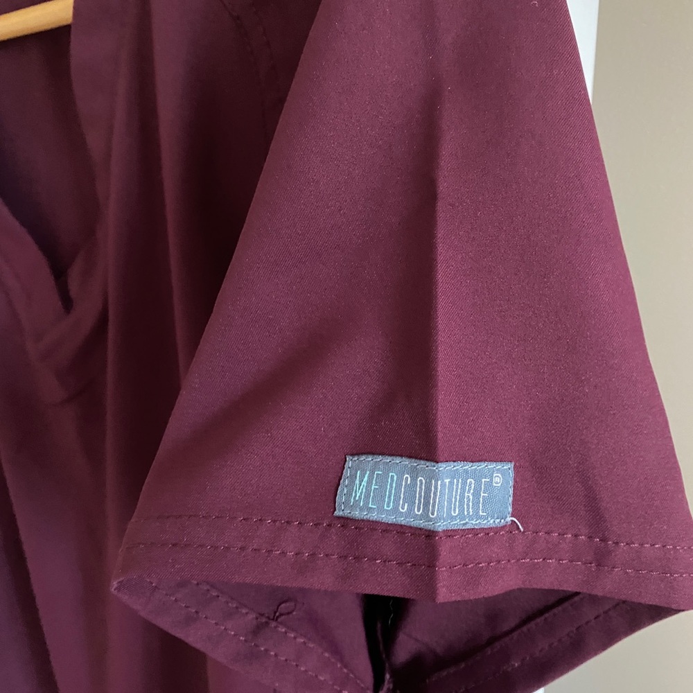 Med Couture Scrub Top - Picture 4 of 6